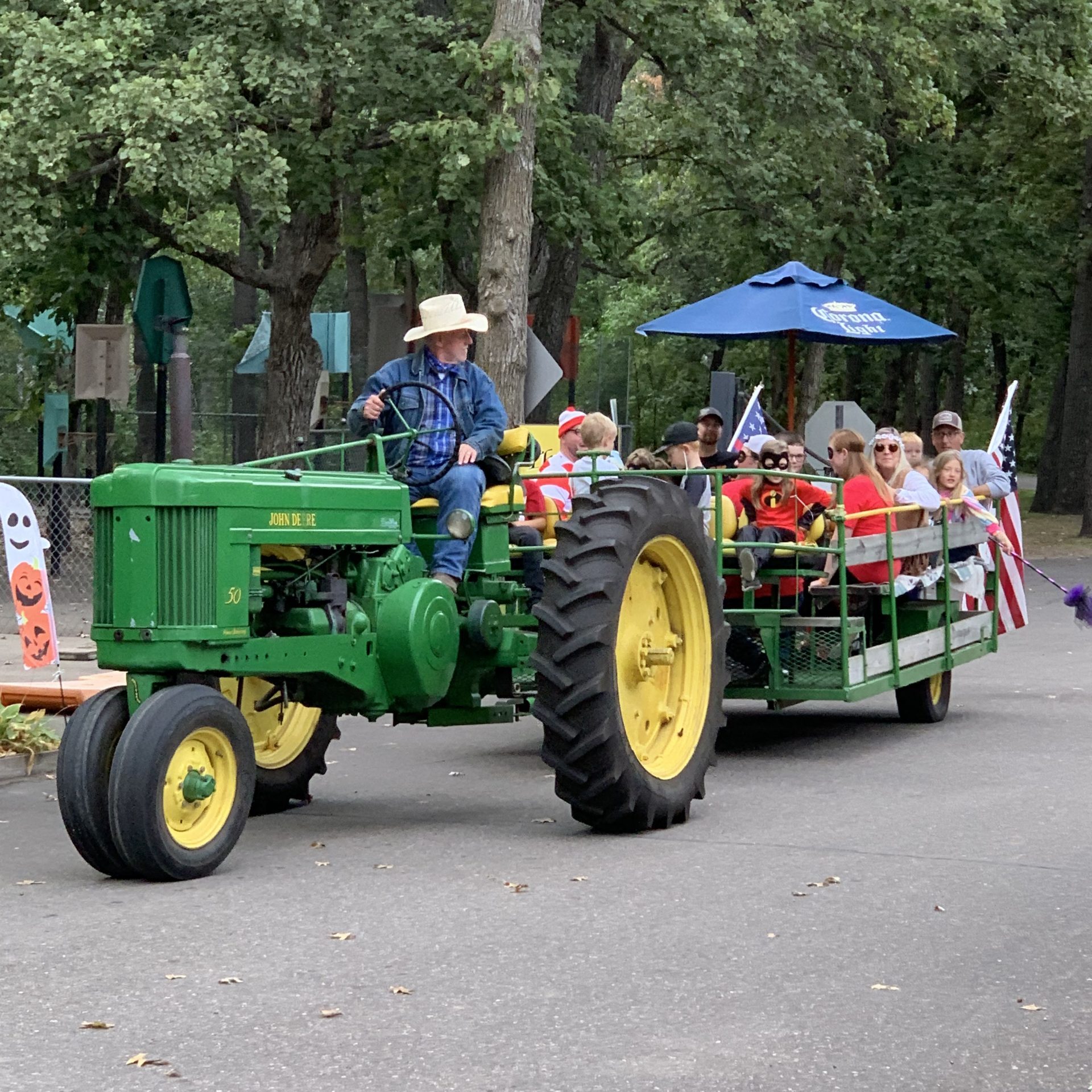 Old car and tractor parade